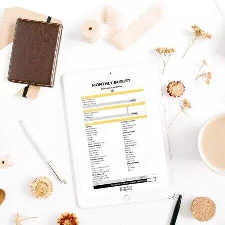 HOW TO BUDGET YOUR MONEY IN 4 SIMPLE STEPS